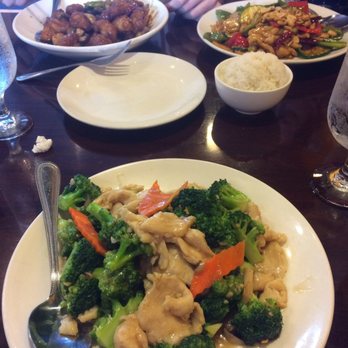 Yummy House - Chicken with broccoli - Cantonese Near Me - Gainesville, Florida