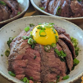 Shinya Shokudo - Wagyu tataki don - Izakaya Near Me - Seattle, Washington