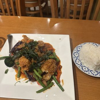 Rose Garden - Spicy Catfish Stir-fried - Thai Near Me - Vacaville, California
