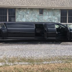 Executive transportation - 2018 Lincoln Continential - 10 passenger