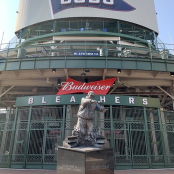 Murphy's Bleachers - Outside of restaurant, behind center field of stadium - Sports Bars Near Me - Chicago, Illinois Murphy's Bleachers - Outside of restaurant, behind center field of stadium - Sports Bars Near Me - Chicago, Illinois