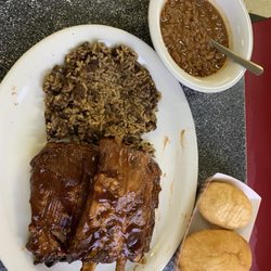 Duffy's Diner - Ribs, baked beans and dirty rice were delicious