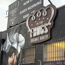 Frogs Organic Bakery - Front of building