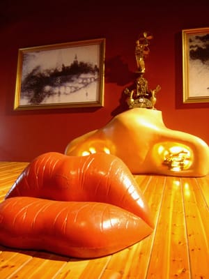 Dalí Theatre-Museum by null