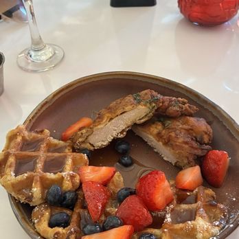 Hen House - Chicken & Waffles! - Wine Bars Near Me - Memphis, Tennessee Hen House - Chicken & Waffles! - Wine Bars Near Me - Memphis, Tennessee