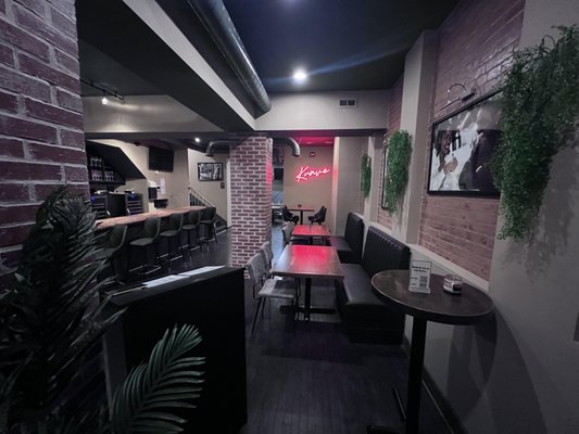 Krave Restaurant & Lounge by null