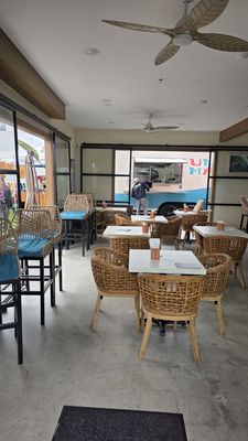 Una Mas on Adams by null