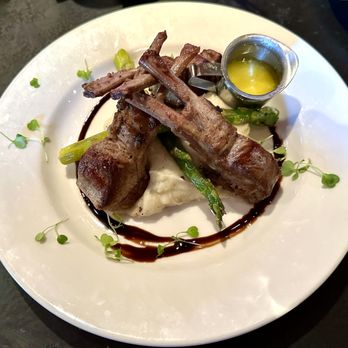 Maxine's On Shine - New American Near Me - Orlando, Florida