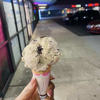 Baskin-Robbins - Ice Cream & Frozen Yogurt Near Me - Las Vegas, Nevada Baskin-Robbins - Ice Cream & Frozen Yogurt Near Me - Las Vegas, Nevada