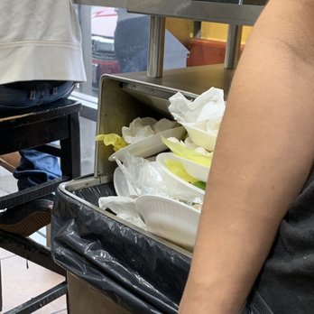 Birrieria Gonzalez - Trash overflowing - Mexican Near Me - Compton, California