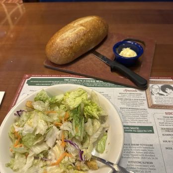 The Old Spaghetti Factory - Salad and bread - Italian Near Me - Tacoma, Washington