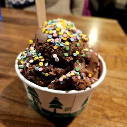 Parkway Pizza - Some great ice cream!