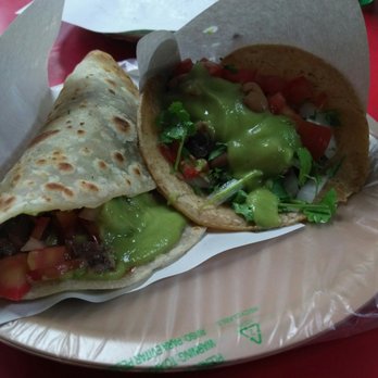Los Perrones - #3 taco perron and regular taco - Tacos Near Me - Tijuana, BCN