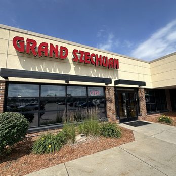 Grand Szechuan - Outside of restaurant - Szechuan Near Me - Bloomington, Minnesota Grand Szechuan - Outside of restaurant - Szechuan Near Me - Bloomington, Minnesota