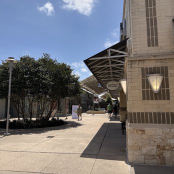 Houston Premium Outlets - Very empty today - Shopping Centers Near Me - Cypress, Texas Houston Premium Outlets - Very empty today - Shopping Centers Near Me - Cypress, Texas