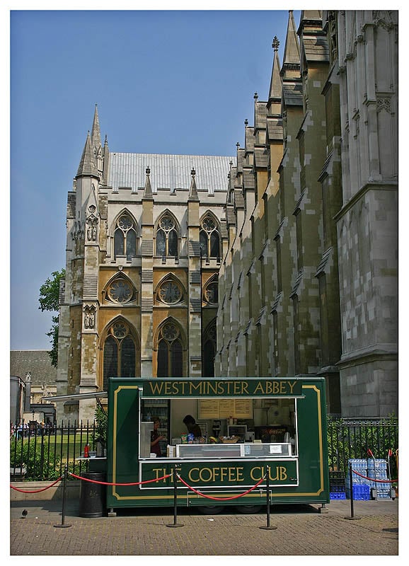 WESTMINSTER ABBEY COFFEE CLUB Updated September 2024 In front of