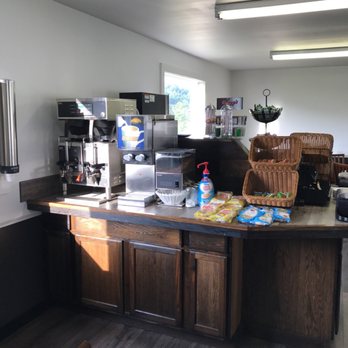 Wattstull Inn - Complimentary breakfast with fresh coffee and cereal,fresh milk,half n half and too many to list snacks!!! Wonderful motel - Hotels Near Me - Buchanan, Virginia