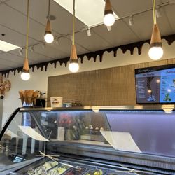 Crepe n dip - Ice cream cone lights