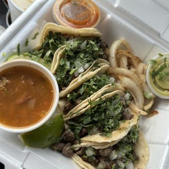 Taqueria El Regio - Tacos de fajita beans rice agua de piña - Mexican Near Me - Houston, Texas Taqueria El Regio - Tacos de fajita beans rice agua de piña - Mexican Near Me - Houston, Texas