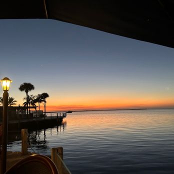 Sundowners - Eating area with an amazing view - Seafood Near Me - Key Largo, Florida Sundowners - Eating area with an amazing view - Seafood Near Me - Key Largo, Florida