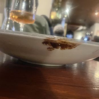 Francesca's On Chestnut - Dirty dish that carried my food. I put my hand on this to move the dish and it was.....sticky - Italian Near Me - Chicago, Illinois