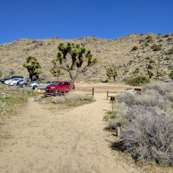 High View Nature Trail - Parking and trail entrance - Hiking Near Me - Yucca Valley, California