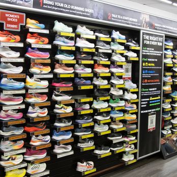 Running Room Canada - Sports Wear Near Me - Oakville, Ontario Running Room Canada - Sports Wear Near Me - Oakville, Ontario