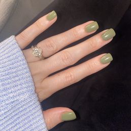 Tried a new fun color for spring. The team helped me pick out a color that perfectly matched a photo I showed them! Tried a new fun color for spring. The team helped me pick out a color that perfectly matched a photo I showed them!