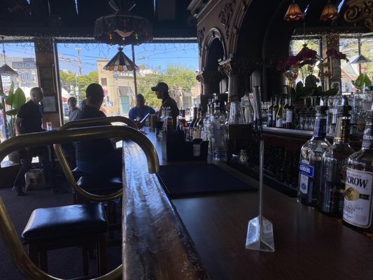 Twin Peaks Tavern by null