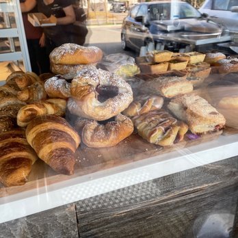 Montesanto Bakery - Pastries in front window - Bakeries Near Me - Etobicoke, Ontario