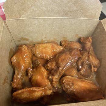 Pizza Stop - chicken wings in a box - Pizza Near Me - Cohoes, New York