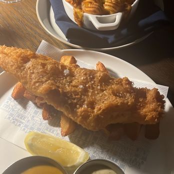 The Dorset - Fish & Chips, Shepards Pie - British Near Me - Toronto, Ontario
