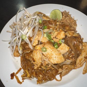 Pen Thai - Pad Thai - Thai Near Me - Mount Prospect, Illinois