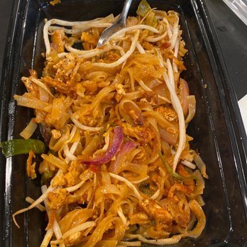 Moom Muum  - Pad Thai - Thai Near Me - Dallas, Texas