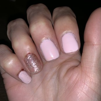 Pretty Nail Lounge - If you zoom in you can see the polish work on the nails is just terrible. - Nail Salons Near Me - Montebello, California Pretty Nail Lounge - If you zoom in you can see the polish work on the nails is just terrible. - Nail Salons Near Me - Montebello, California