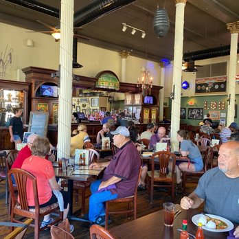 Boudreaux's - The view from our table towards the bar. - Cajun/Creole Near Me - Saint Joseph, Missouri