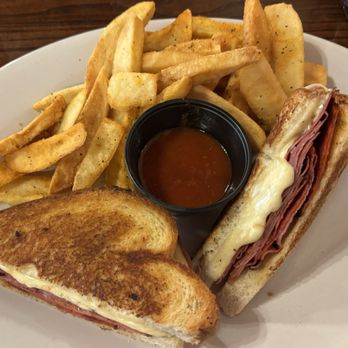 Hungry Hiker Bar & Grill - High Altitude Italian- spicy! - Bars Near Me - Slade, Kentucky