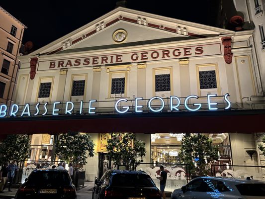 Brasserie Georges by null