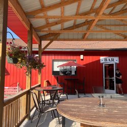 Red River Liquor - Outdoor area