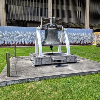 Hawaii State Capitol - Bell outside The Hawaii State Capitol - Landmarks & Historical Buildings Near Me - Honolulu, Hawaii Hawaii State Capitol - Bell outside The Hawaii State Capitol - Landmarks & Historical Buildings Near Me - Honolulu, Hawaii