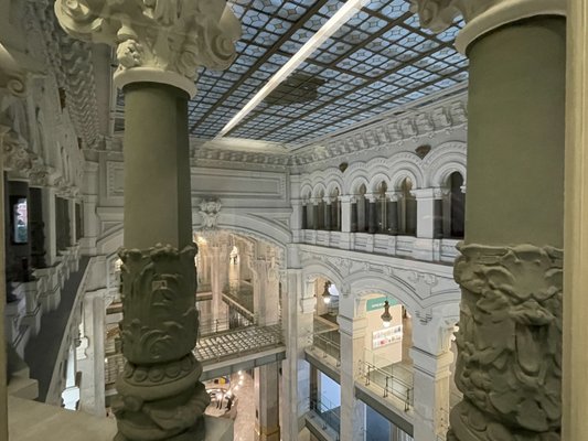 Palacio de Cibeles (sede del Ayuntamiento de Madrid) by null