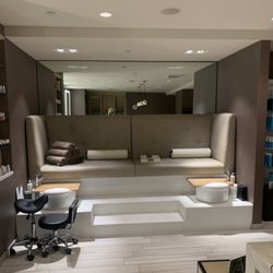Rah Beauty Bar - Farmhouse fresh Pedicures and manicures