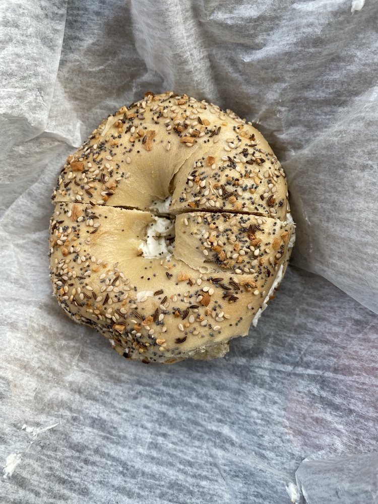 Bagels Plus Logo
