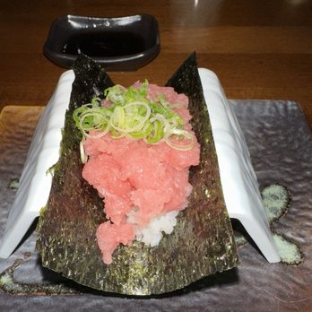 Dozo Dozo - Hand roll - Sushi Bars Near Me - Woodbury, New York