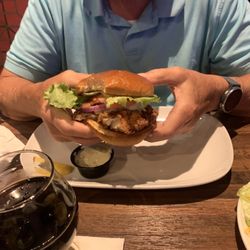 Gecko's Grill & Pub - Southside Village - Grouper sammy