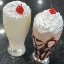 Star 57 Diner - Vanilla & Chocolate Milkshakes