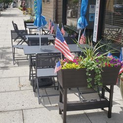Fisher's Cafe - Nice outdoor seating and decor.