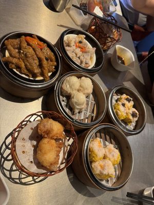 Ding Dim 1968 by null