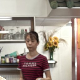 Rude unhappy waitress. She Only likes Chinese ppl it's very obvious Rude unhappy waitress. She Only likes Chinese ppl it's very obvious
