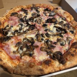14" Prosciutto y Funghi pizza! 14" Prosciutto y Funghi pizza!